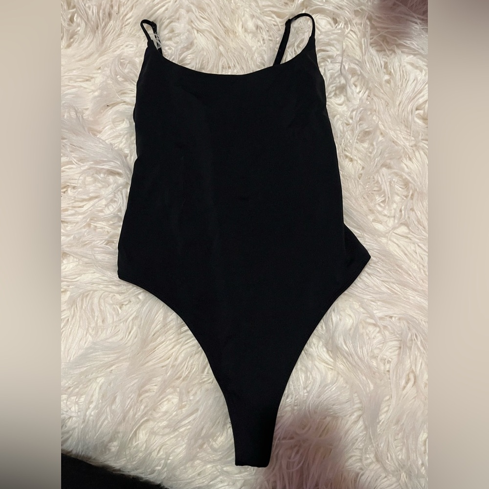 Babaton Aritzia Contour Cami Bodysuit